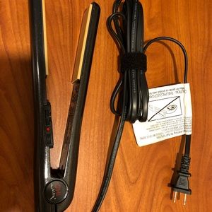 Never used Chi Air Flat Iron Straightener Ceramic